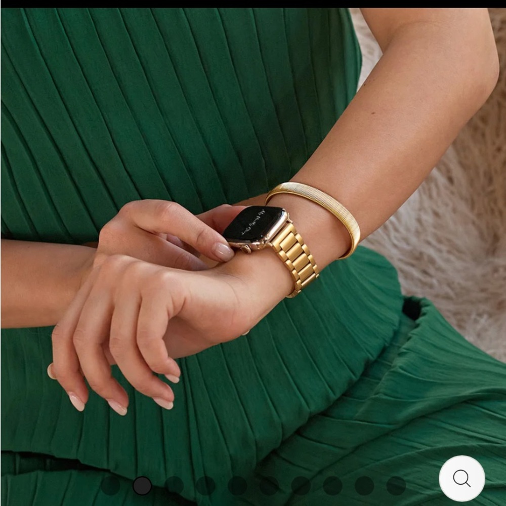 BCBGMaxAzria Gold Metal Link Watch Band for Apple Watch UNISEX new in box